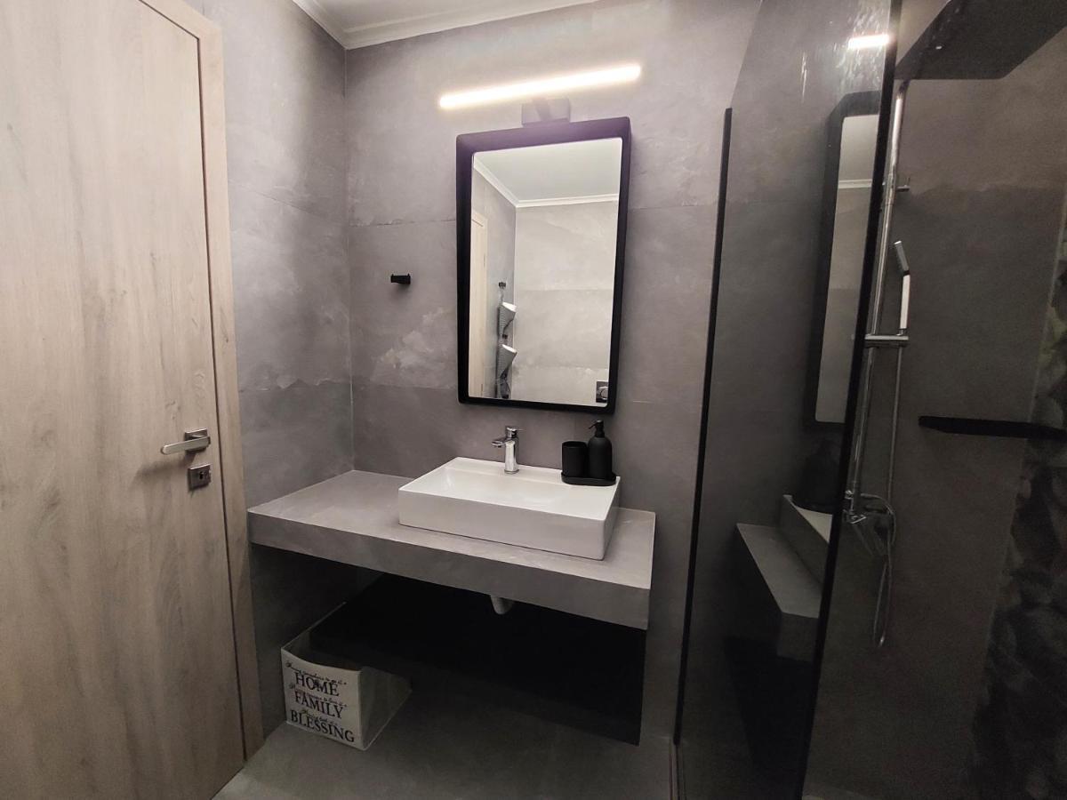 Christellie Luxury Apartment Kiáton Exterior foto