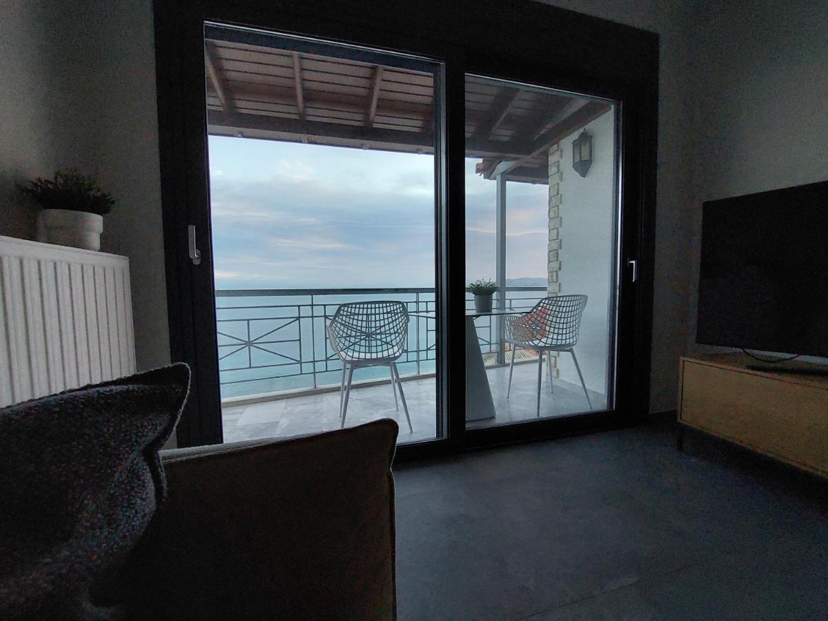 Christellie Luxury Apartment Kiáton Exterior foto